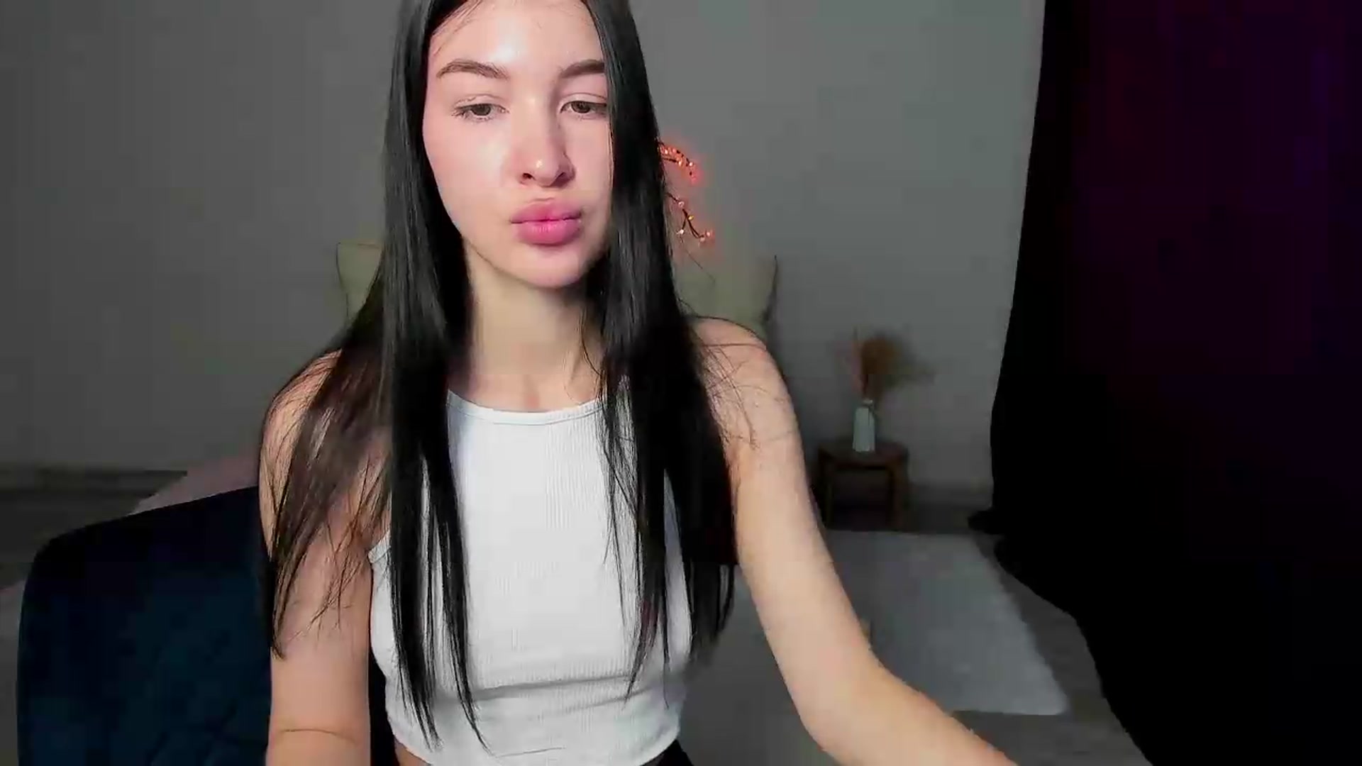 Gallery image thumbnail from GraceBennet's myfreecams stream on, 05/25/2026, 09:48 image 6 of 20