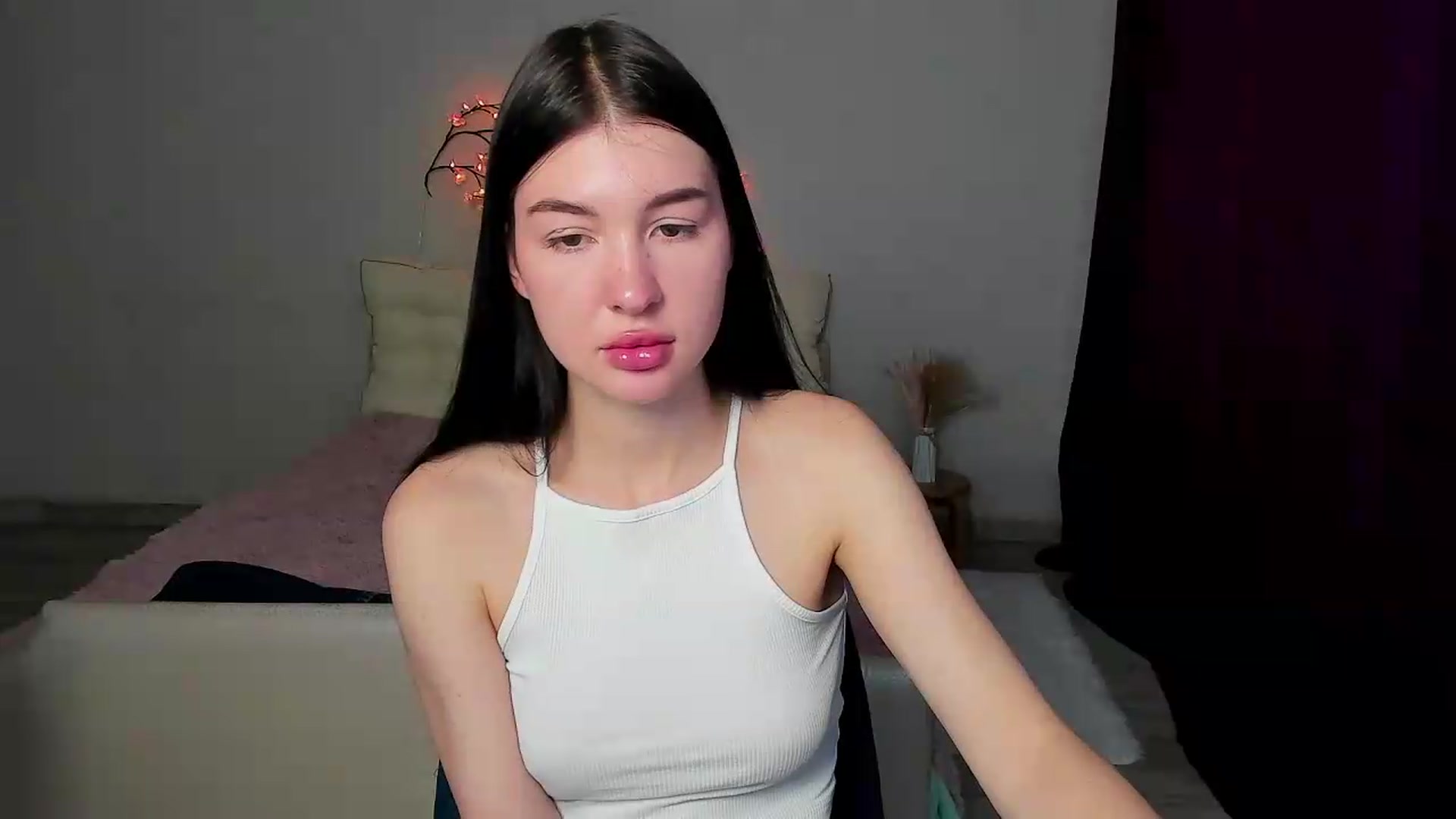 Gallery image thumbnail from GraceBennet's myfreecams stream on, 05/25/2026, 10:49 image 3 of 20