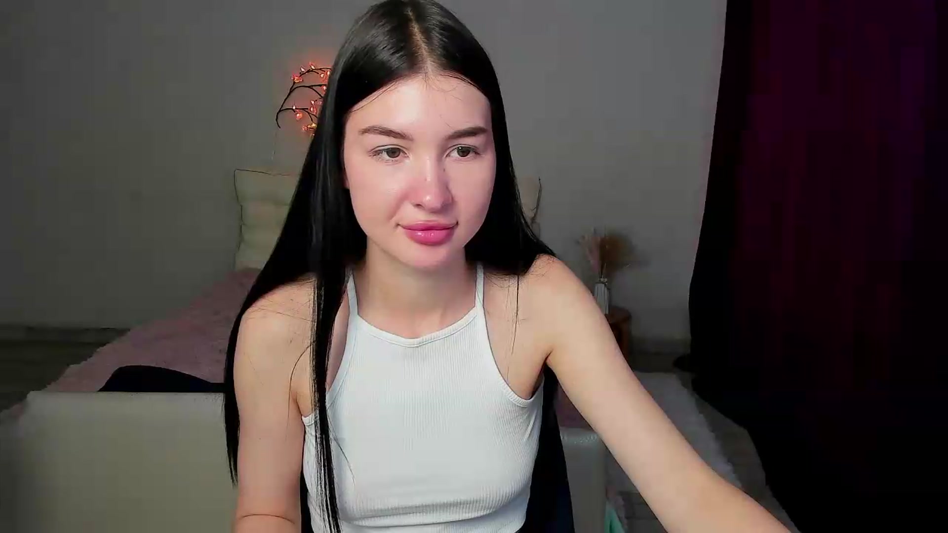Gallery image thumbnail from GraceBennet's myfreecams stream on, 05/25/2026, 10:49 image 14 of 20