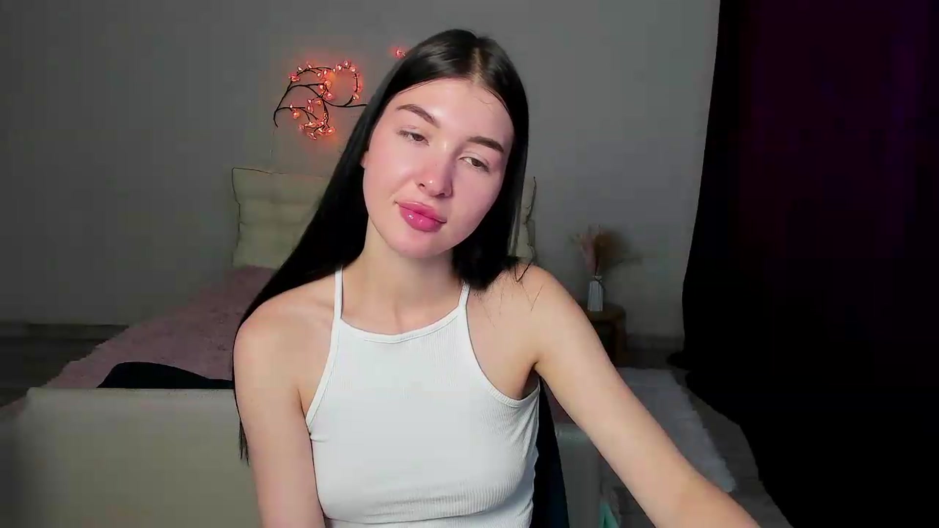 Gallery image thumbnail from GraceBennet's myfreecams stream on, 05/25/2026, 10:49 image 5 of 20