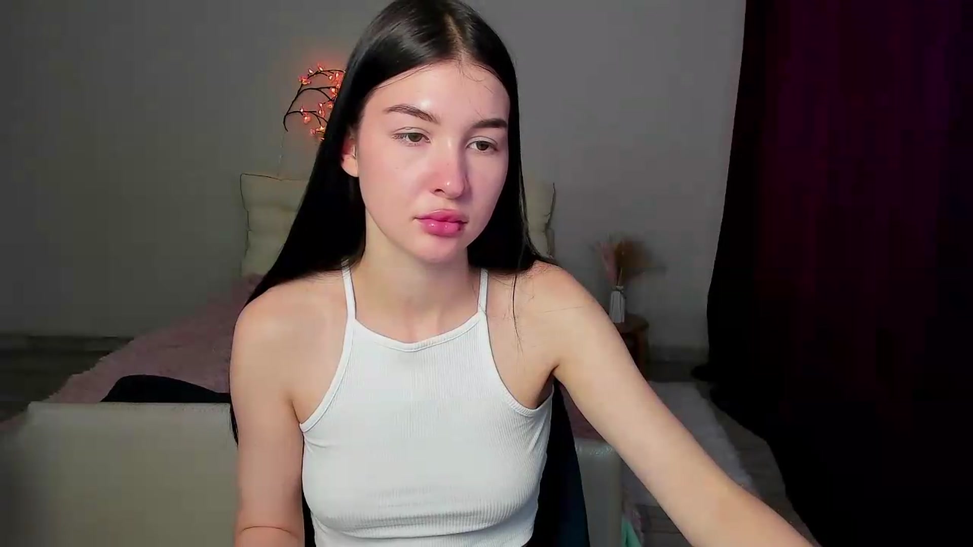 Gallery image thumbnail from GraceBennet's myfreecams stream on, 05/25/2026, 10:49 image 12 of 20