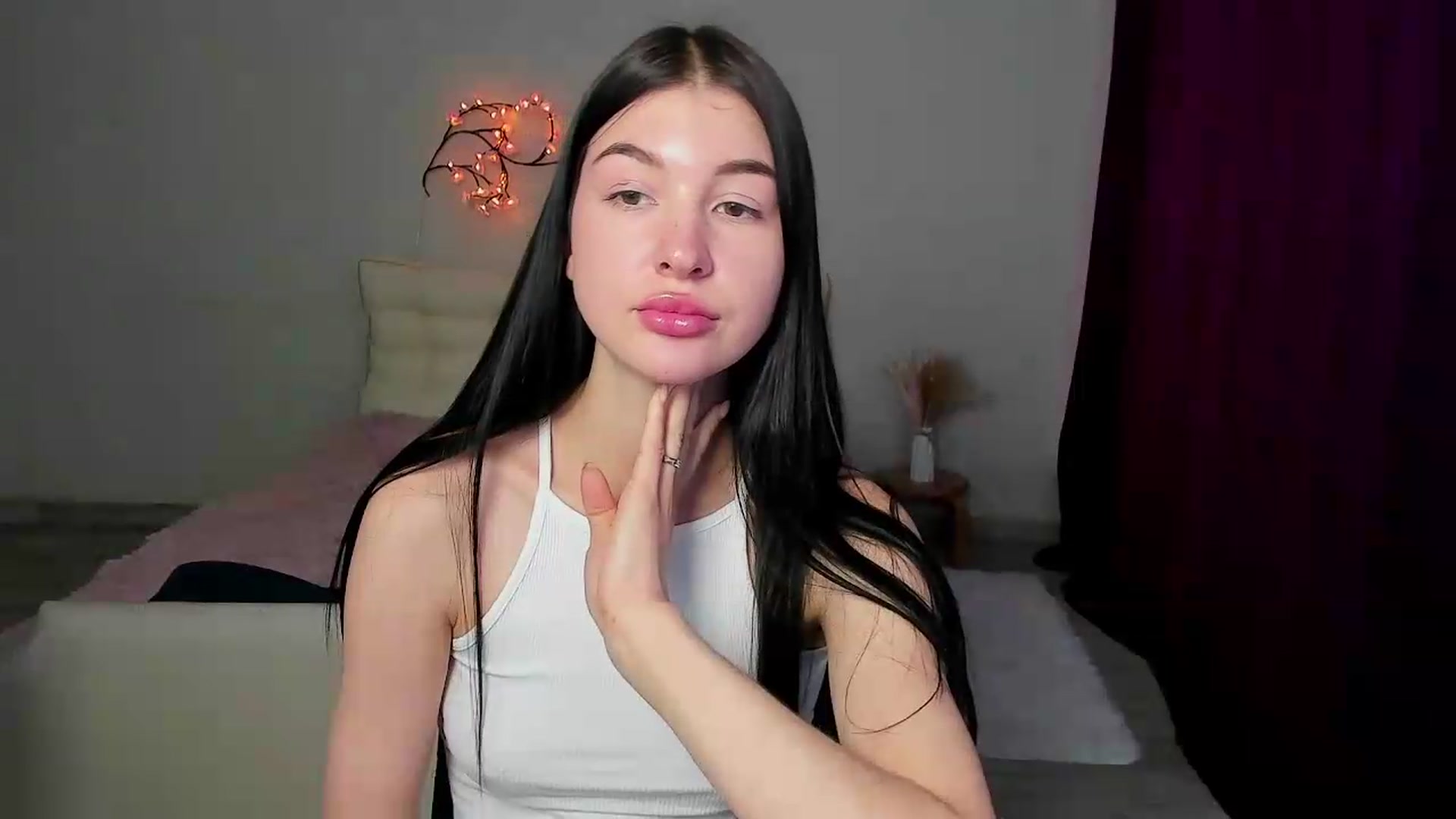 Gallery image thumbnail from GraceBennet's myfreecams stream on, 05/25/2026, 10:49 image 17 of 20