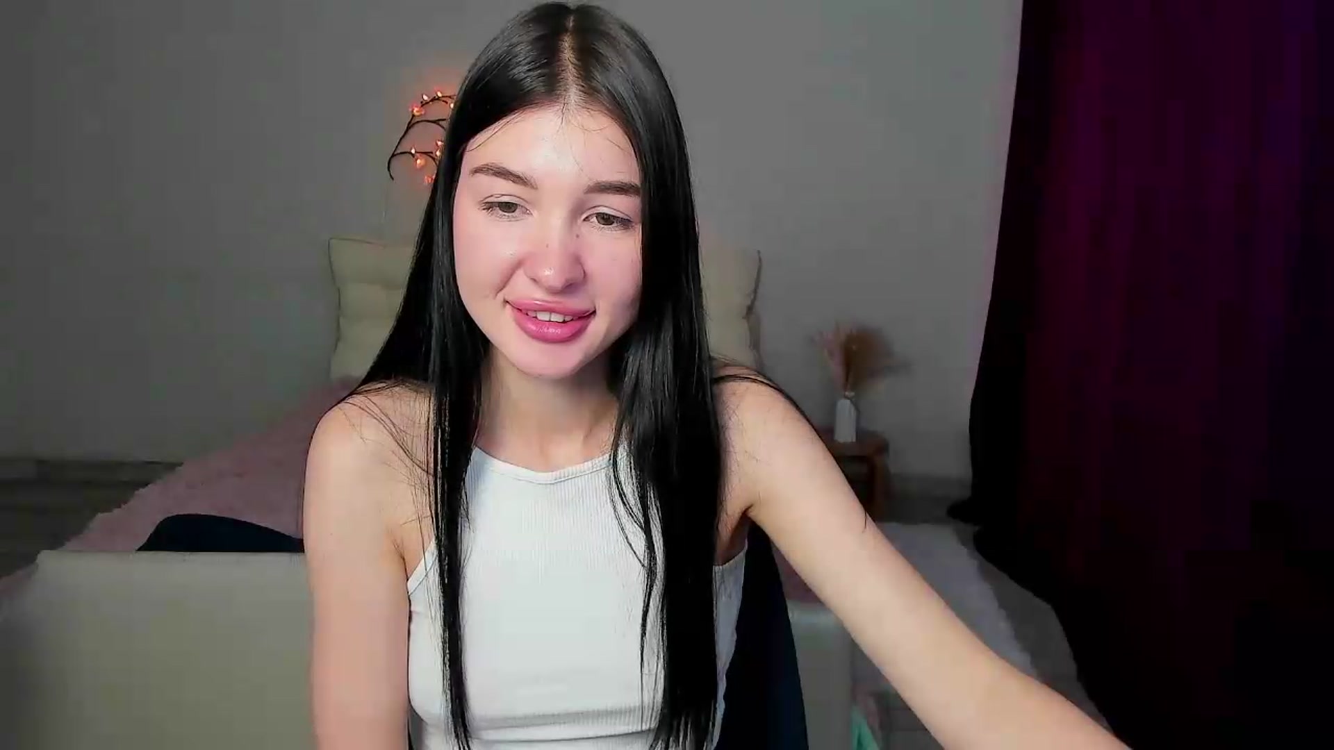 Gallery image thumbnail from GraceBennet's myfreecams stream on, 05/25/2026, 10:49 image 19 of 20