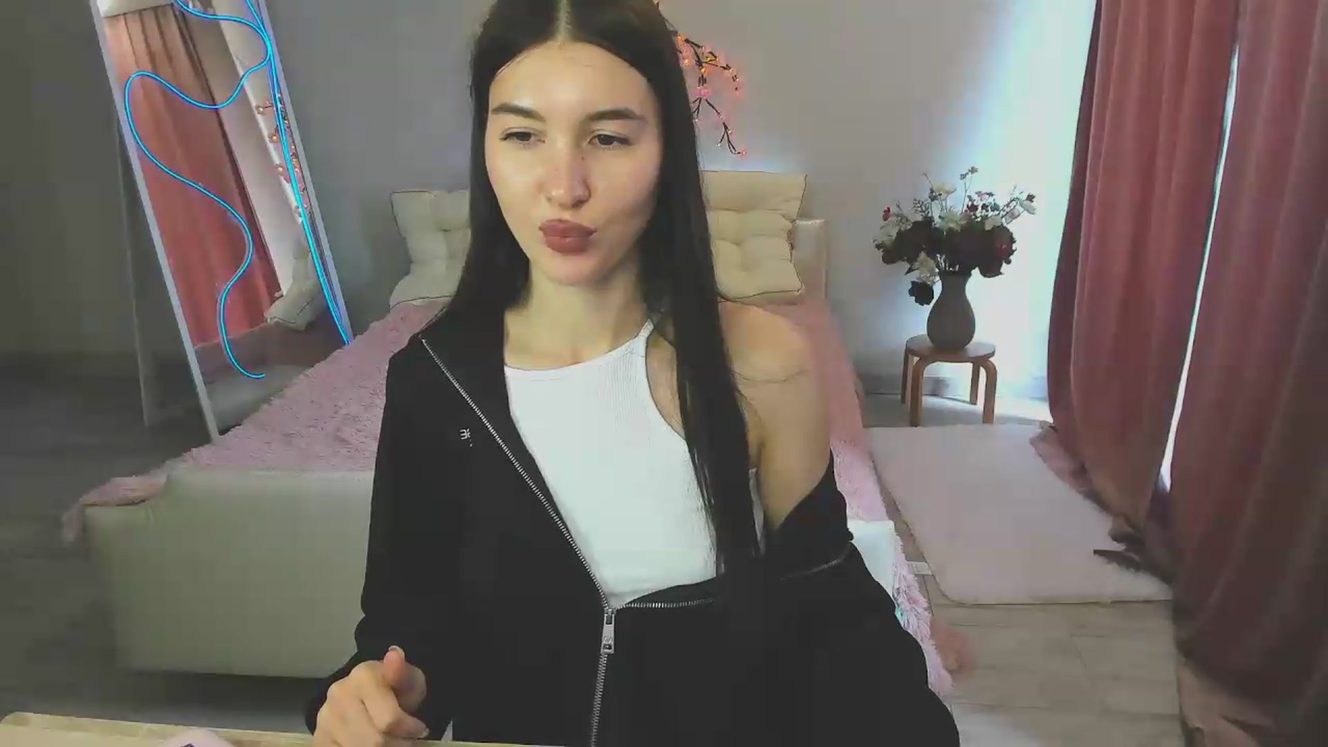 Gallery image thumbnail from GraceBennet's myfreecams stream on, 06/14/2026, 11:04 image 12 of 20