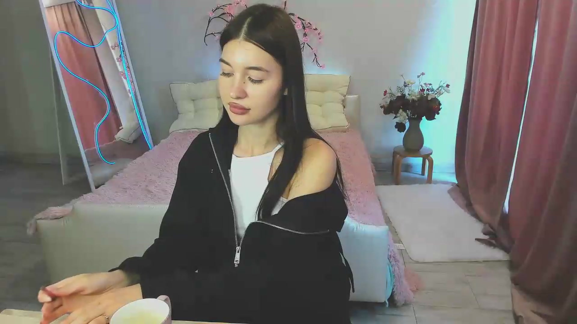 Gallery image thumbnail from GraceBennet's myfreecams stream on, 06/14/2026, 11:04 image 9 of 20