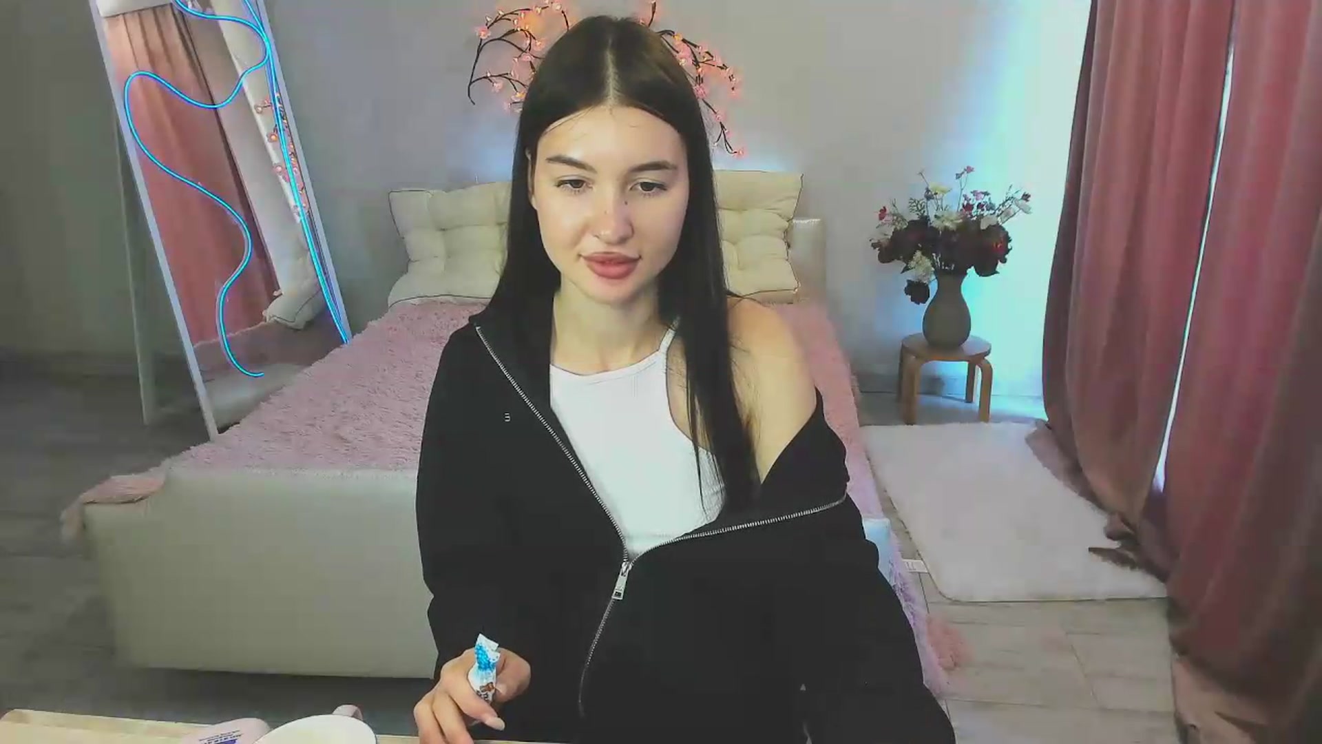 Gallery image thumbnail from GraceBennet's myfreecams stream on, 06/14/2026, 11:04 image 6 of 20