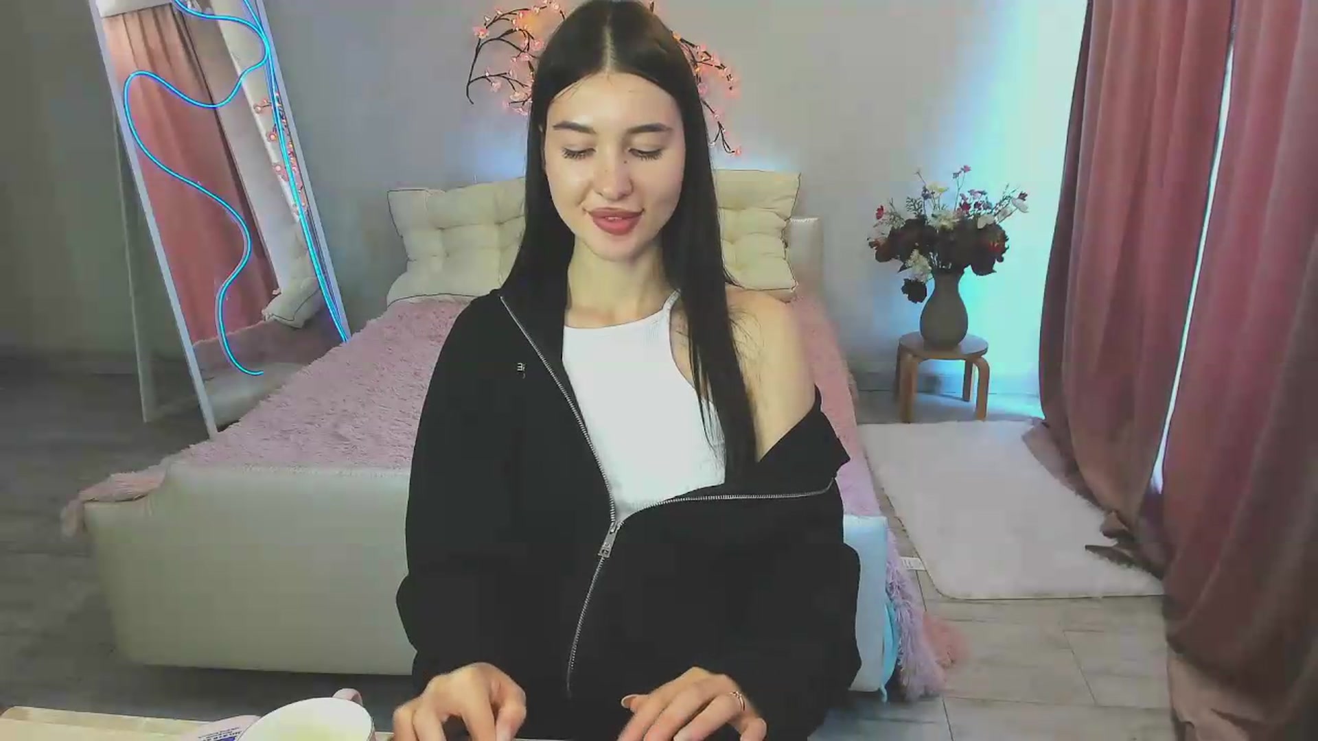 Gallery image thumbnail from GraceBennet's myfreecams stream on, 06/14/2026, 11:04 image 7 of 20