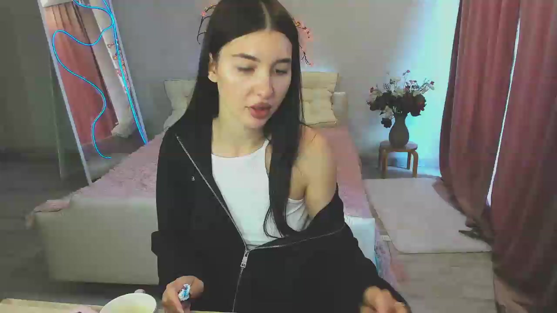 Gallery image thumbnail from GraceBennet's myfreecams stream on, 06/14/2026, 11:04 image 10 of 20