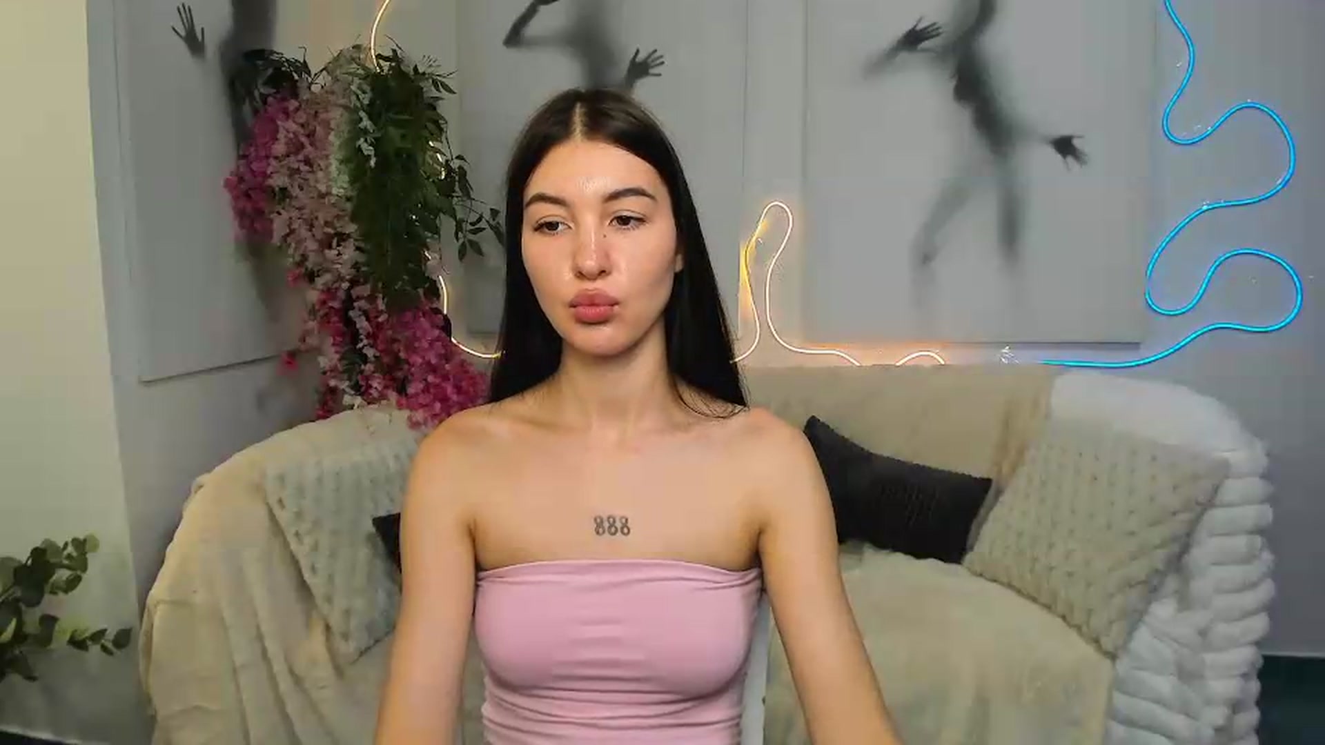 Gallery image thumbnail from GraceBennet's myfreecams stream on, 06/22/2026, 08:30 image 2 of 20