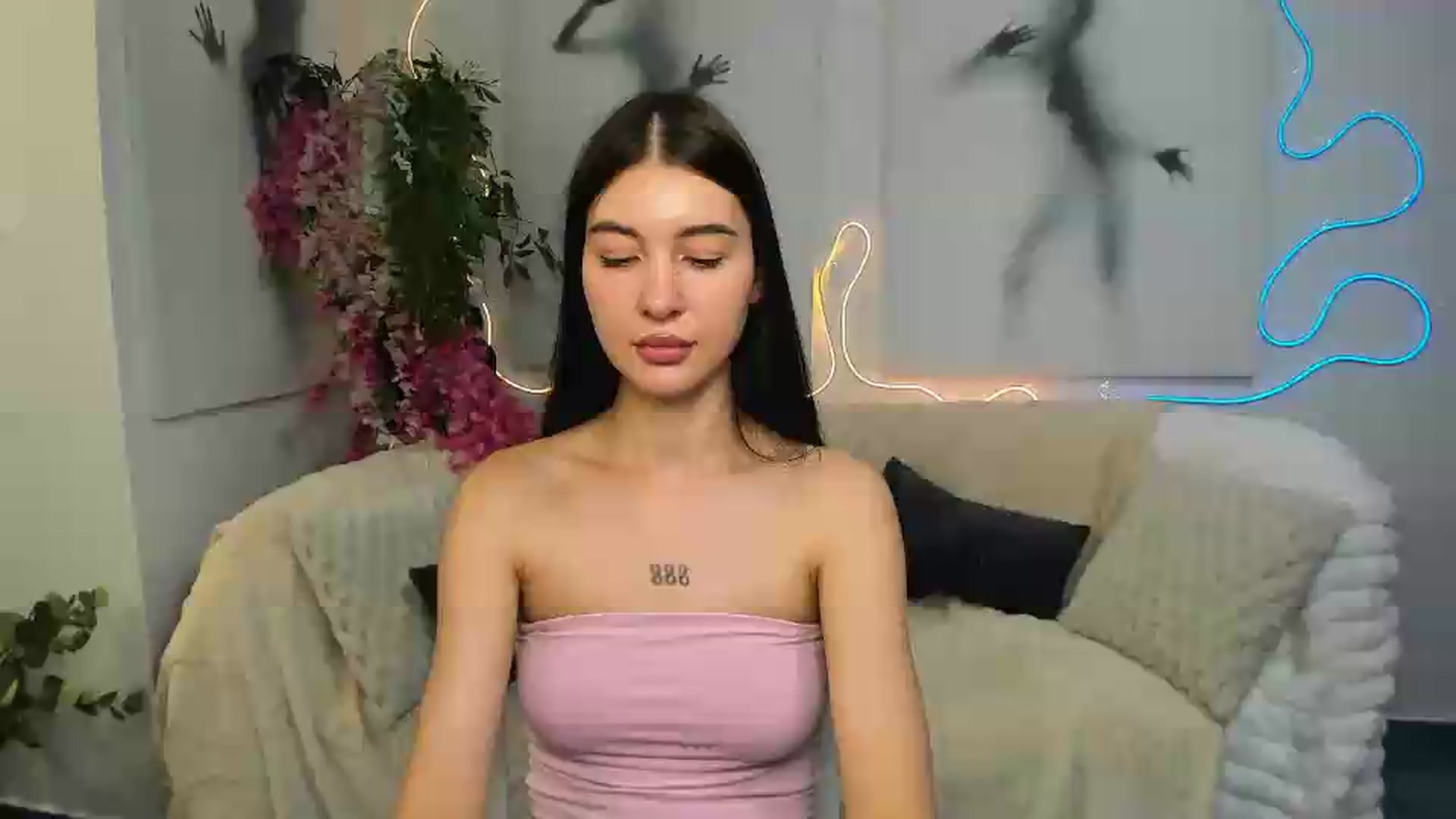 Gallery image thumbnail from GraceBennet's myfreecams stream on, 06/22/2026, 08:30 image 1 of 20