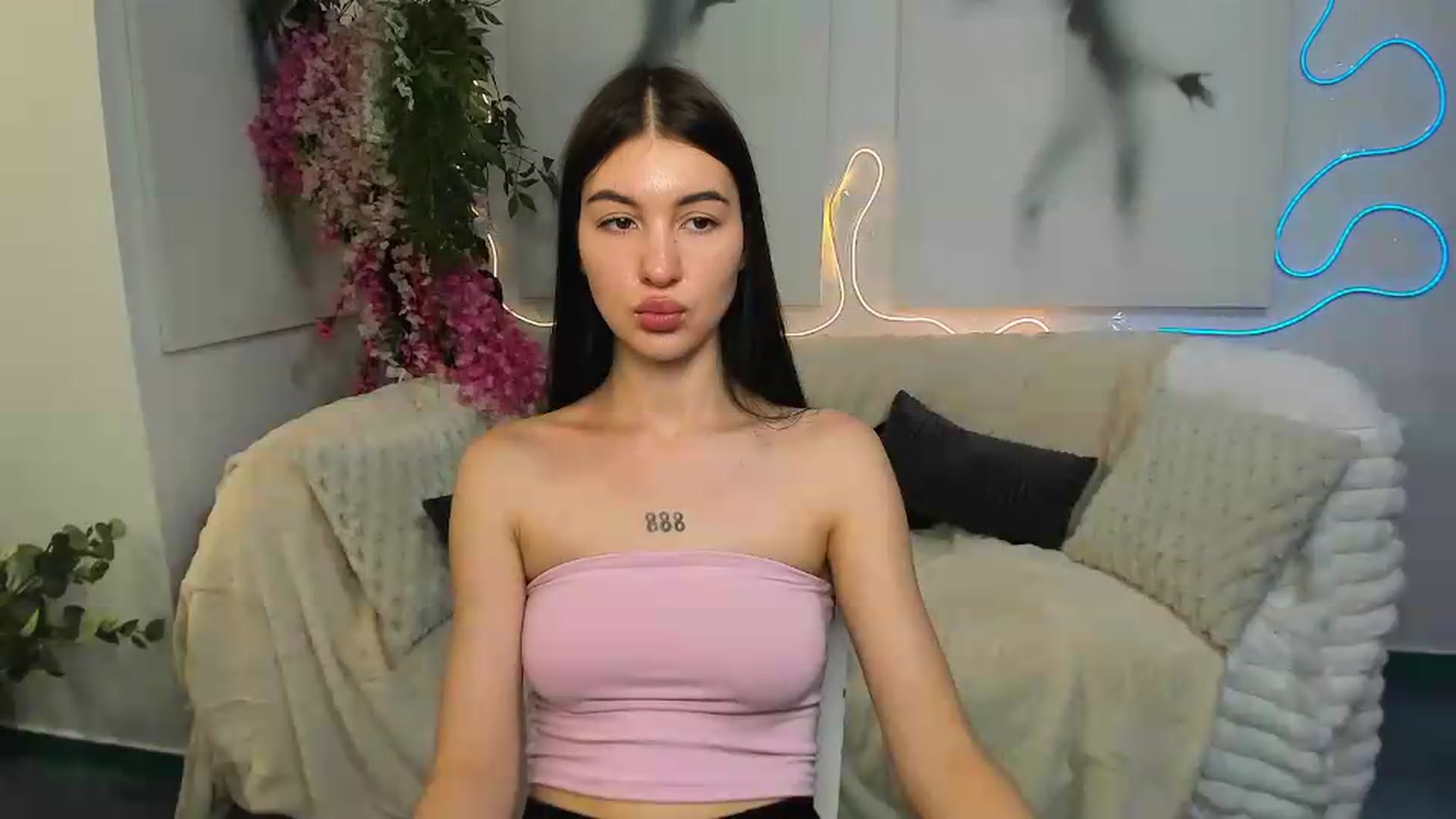 Gallery image thumbnail from GraceBennet's myfreecams stream on, 06/22/2026, 08:30 image 17 of 20