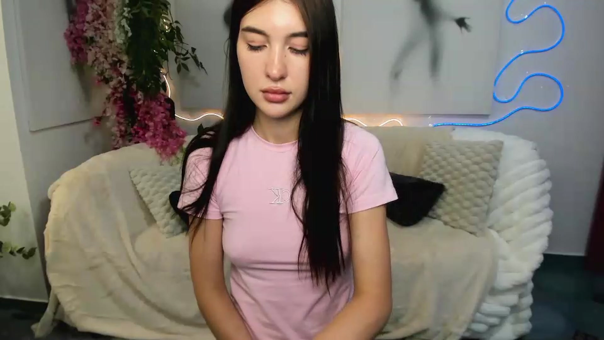 Gallery image thumbnail from GraceBennet's myfreecams stream on, 07/04/2026, 11:01 image 19 of 20