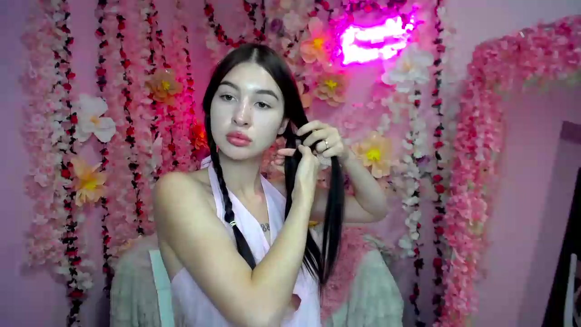 Gallery image thumbnail from GraceBennet's myfreecams stream on, 07/08/2026, 11:01 image 20 of 20