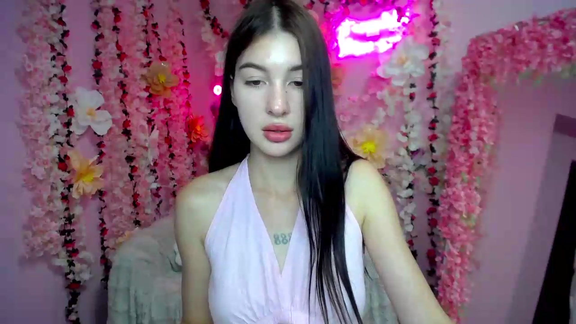 Gallery image thumbnail from GraceBennet's myfreecams stream on, 07/08/2026, 11:01 image 3 of 20