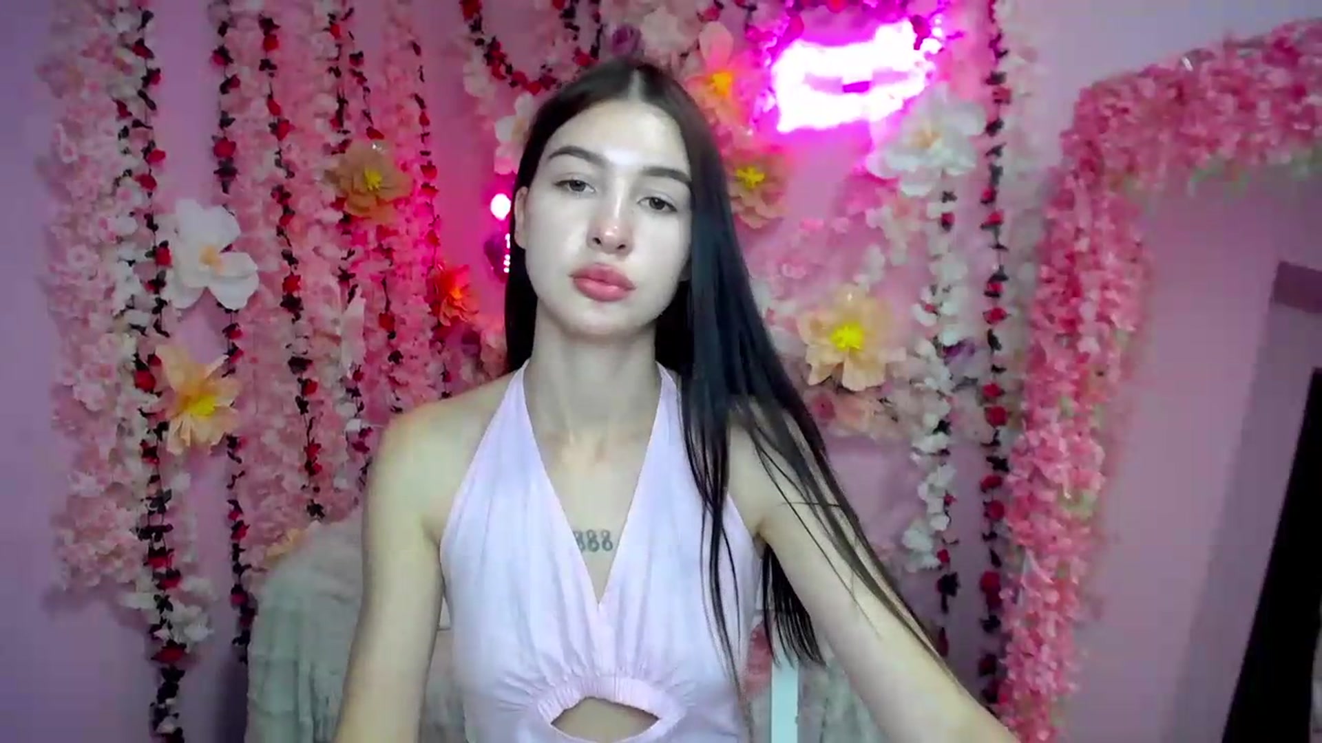 Gallery image thumbnail from GraceBennet's myfreecams stream on, 07/08/2026, 11:01 image 10 of 20