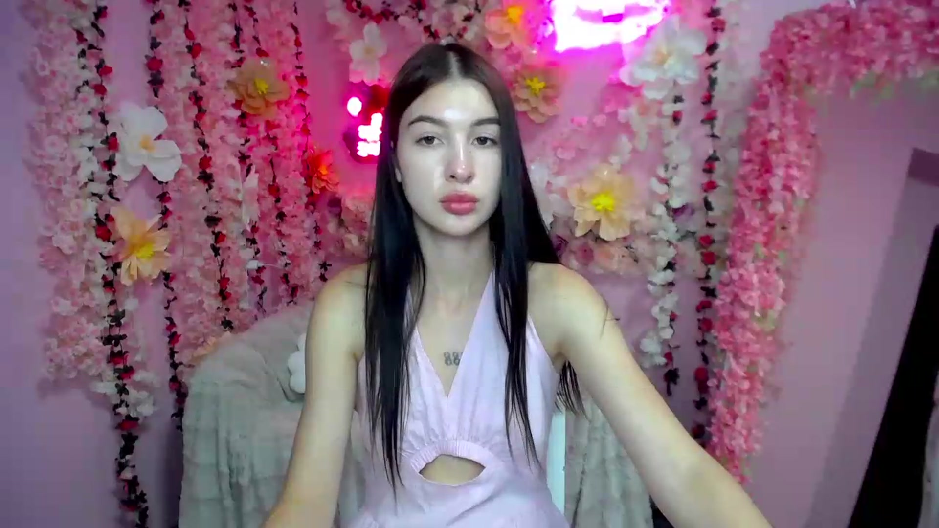 Gallery image thumbnail from GraceBennet's myfreecams stream on, 07/08/2026, 11:01 image 11 of 20
