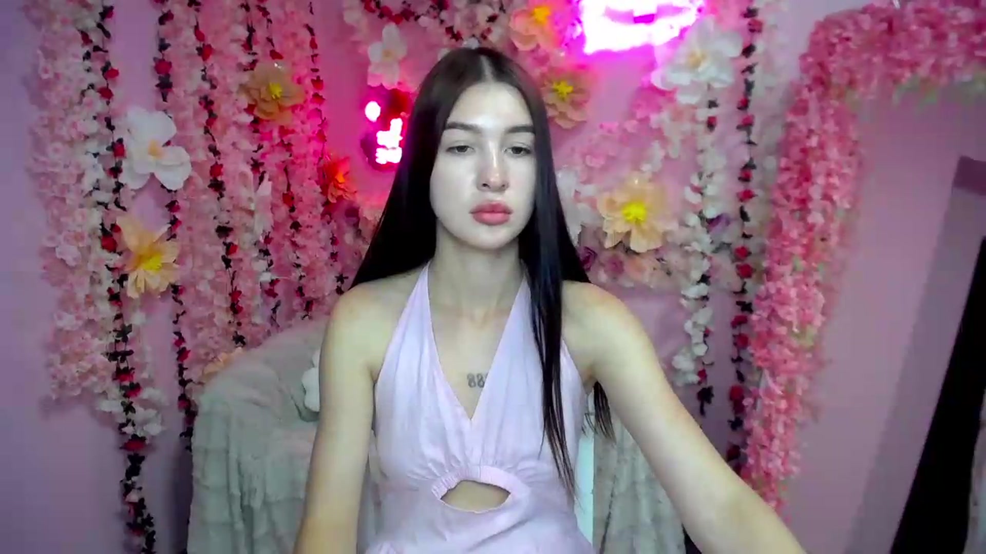 Gallery image thumbnail from GraceBennet's myfreecams stream on, 07/08/2026, 11:01 image 12 of 20