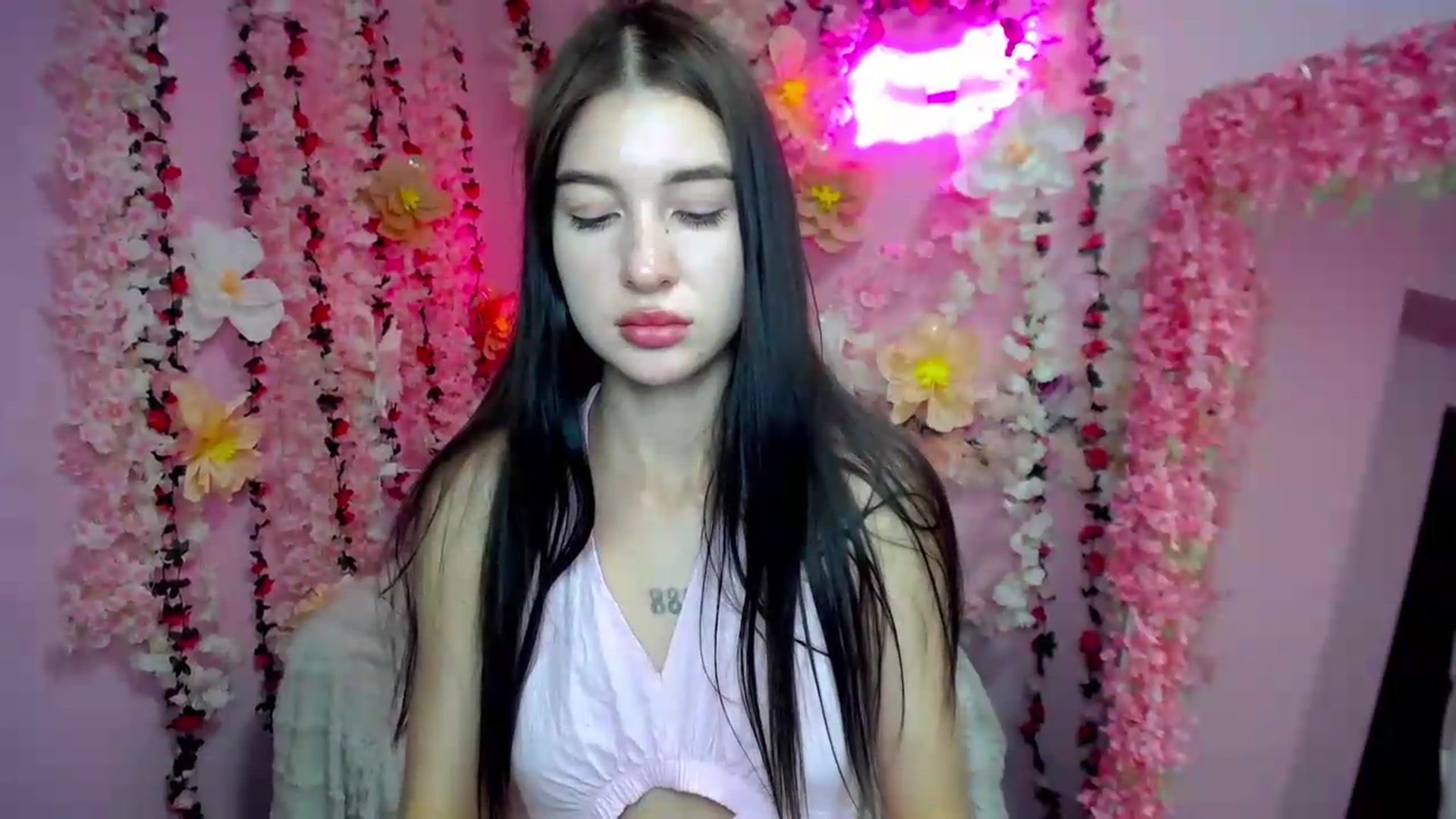 Gallery image thumbnail from GraceBennet's myfreecams stream on, 07/08/2026, 11:01 image 7 of 20