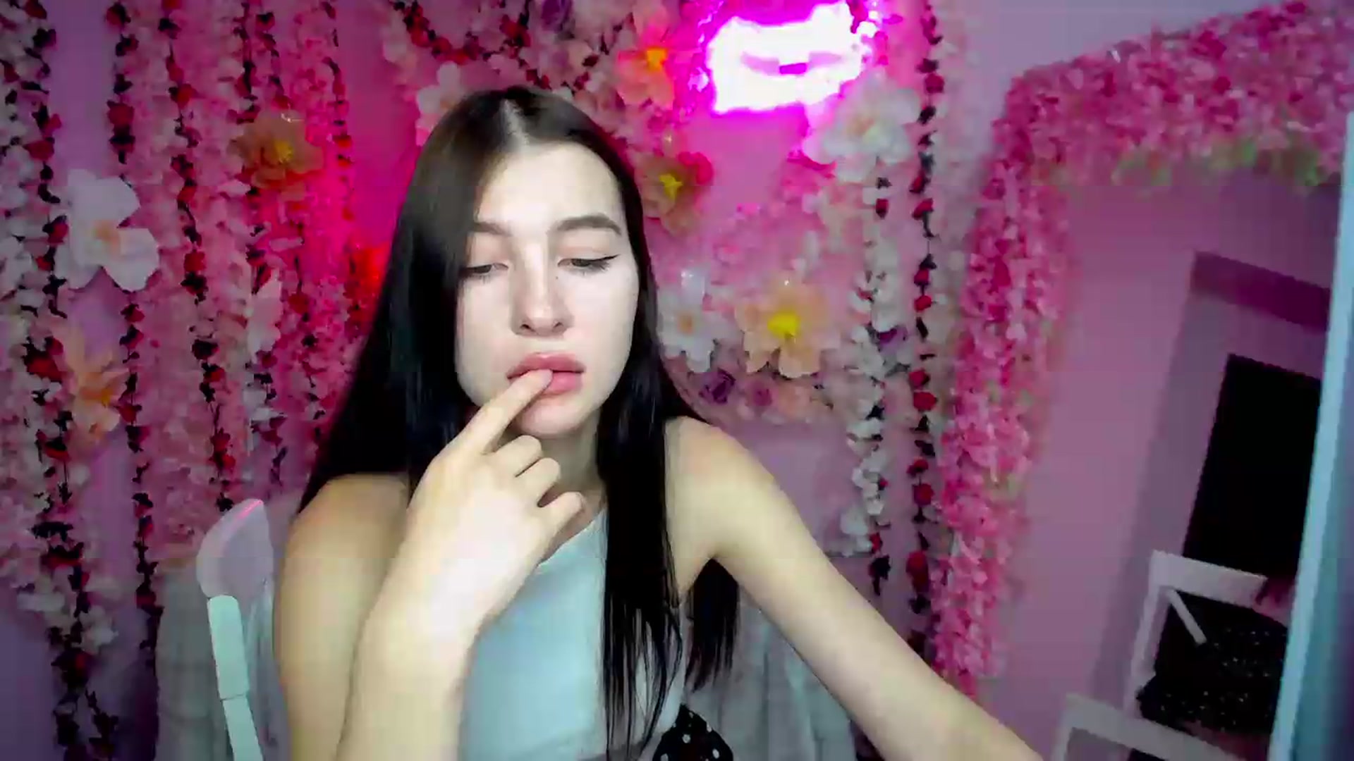 Gallery image thumbnail from GraceBennet's myfreecams stream on, 07/09/2026, 08:56 image 8 of 20