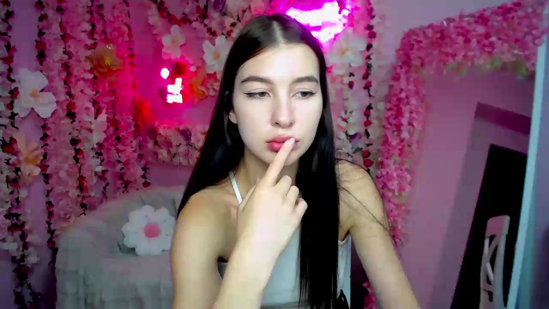 Gallery image thumbnail from GraceBennet's myfreecams stream on, 07/09/2026, 08:56 image 15 of 20