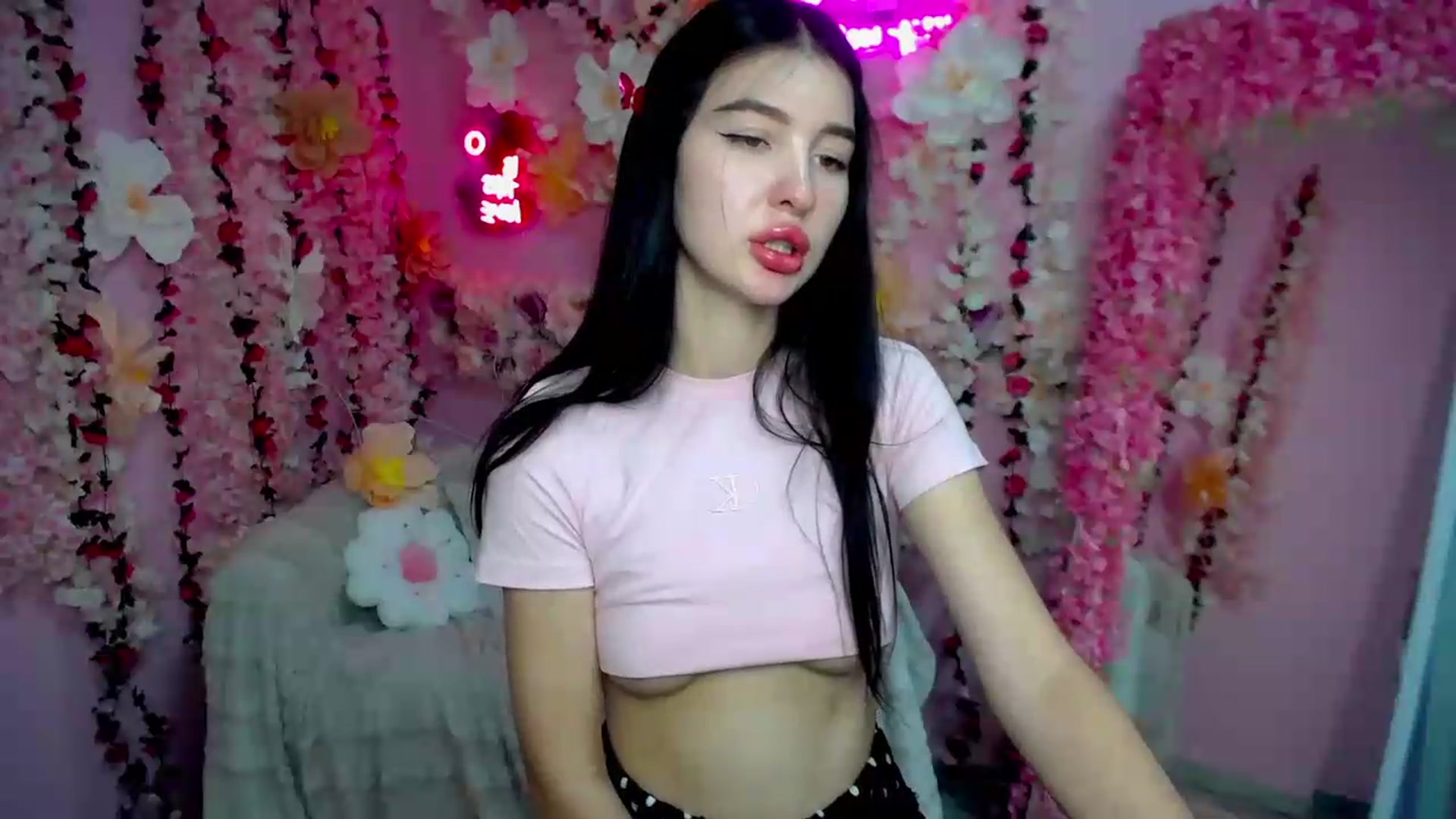 Gallery image thumbnail from GraceBennet's myfreecams stream on, 07/10/2026, 10:02 image 8 of 20
