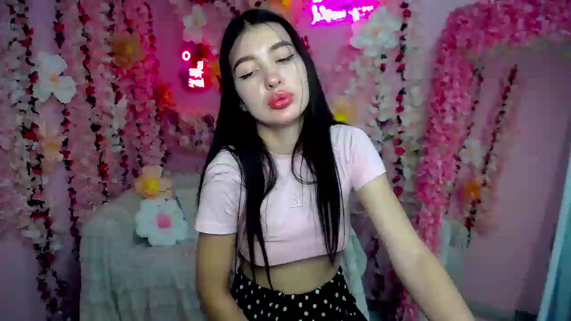 Gallery image thumbnail from GraceBennet's myfreecams stream on, 07/10/2026, 10:02 image 10 of 20