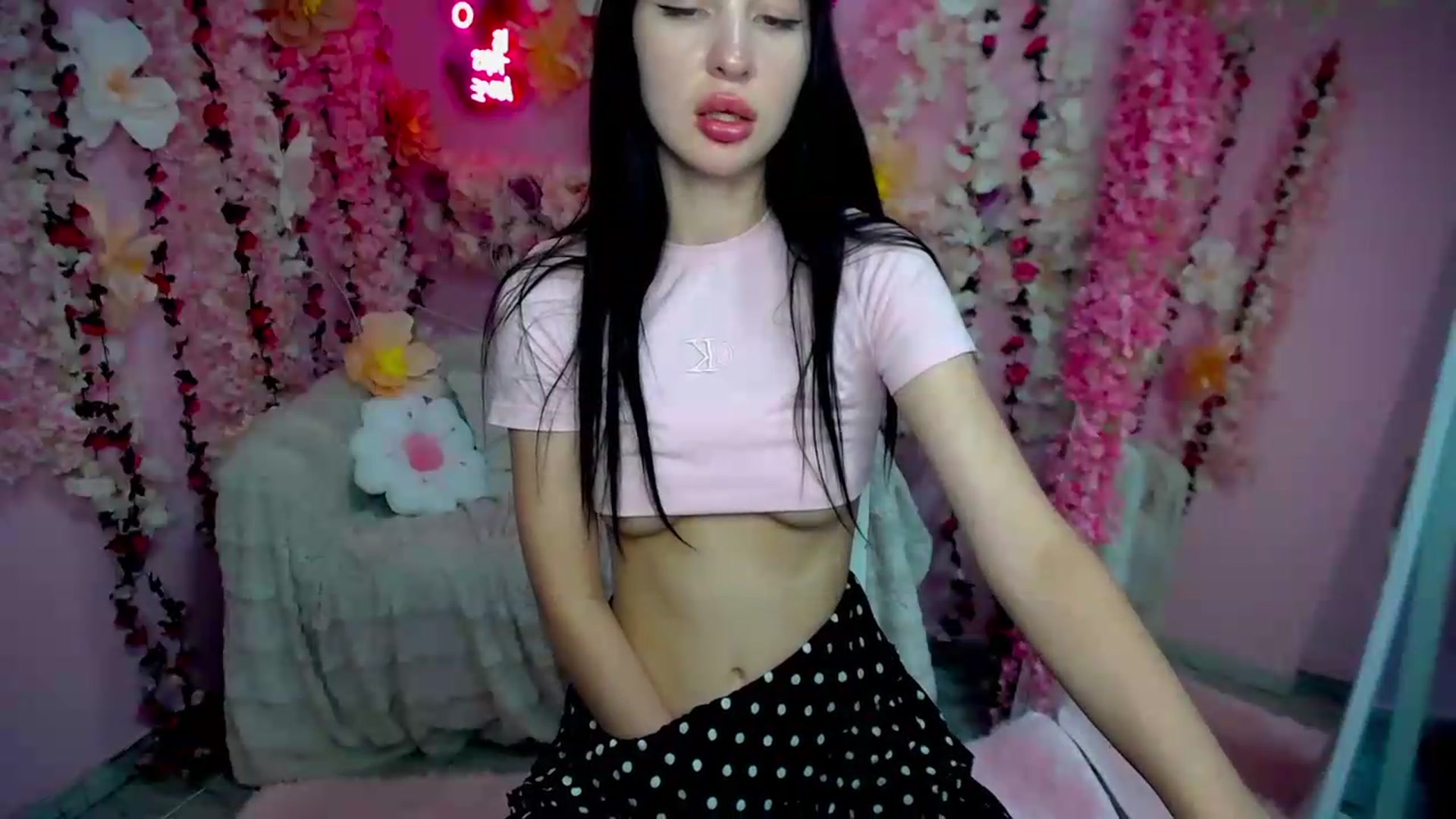 Gallery image thumbnail from GraceBennet's myfreecams stream on, 07/10/2026, 10:02 image 12 of 20