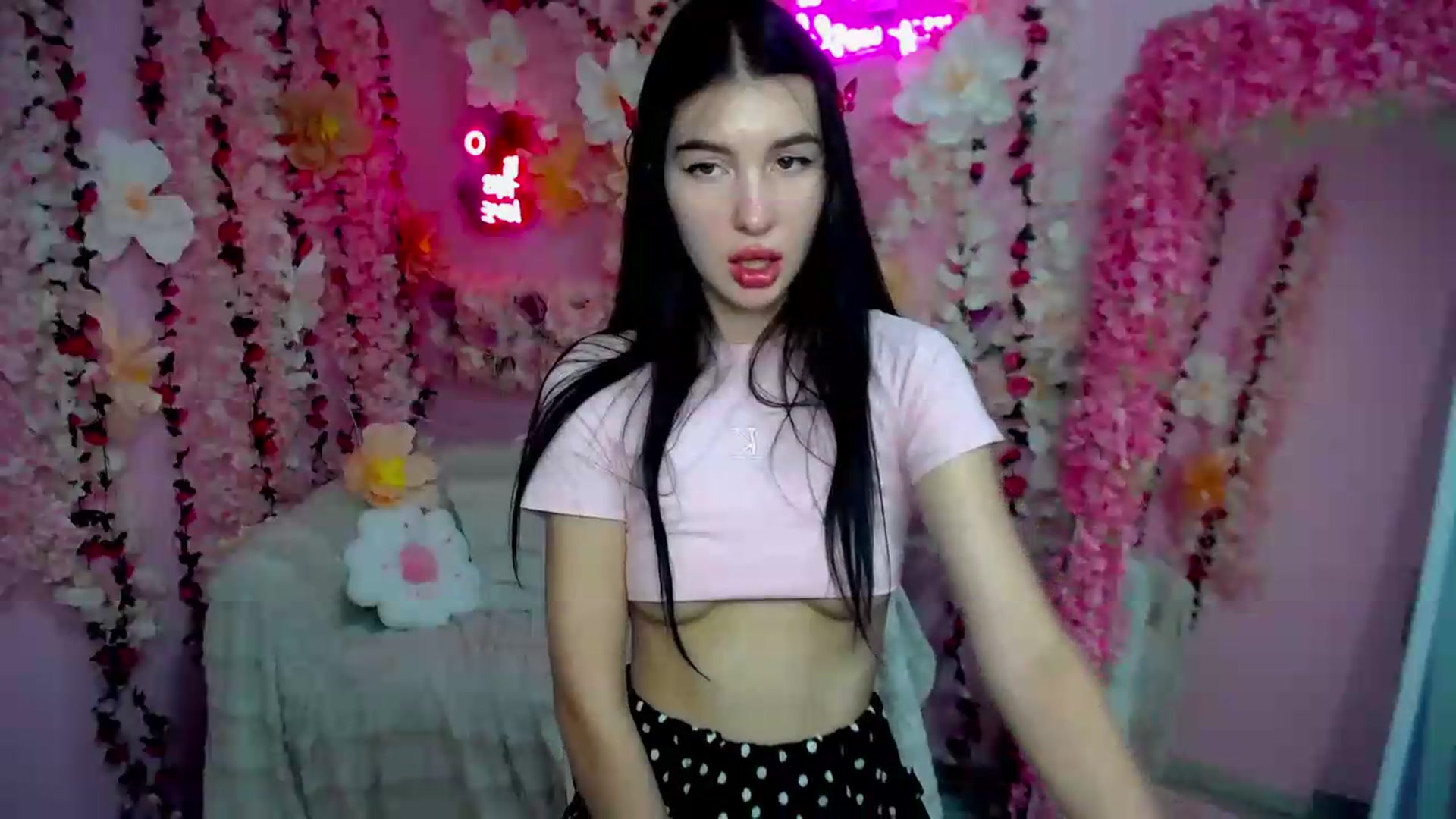 Gallery image thumbnail from GraceBennet's myfreecams stream on, 07/10/2026, 10:02 image 9 of 20