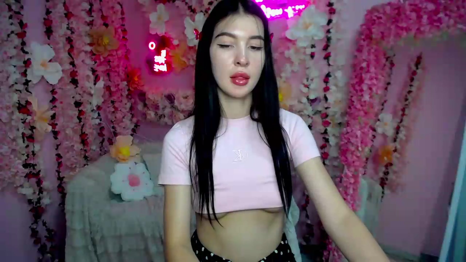Gallery image thumbnail from GraceBennet's myfreecams stream on, 07/10/2026, 10:02 image 5 of 20