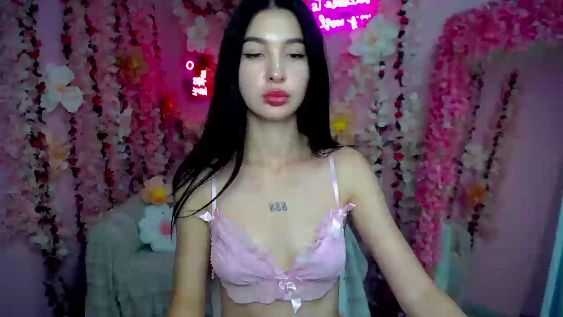 Gallery image thumbnail from GraceBennet's myfreecams stream on, 07/11/2026, 10:49 image 9 of 20