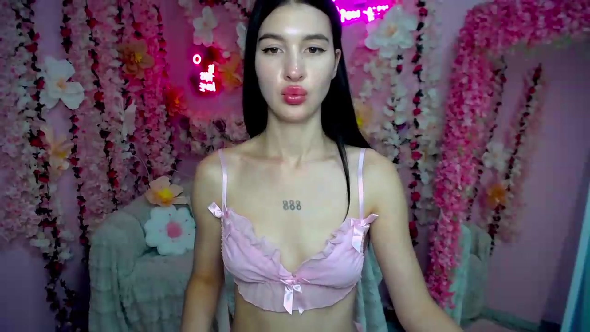 Gallery image thumbnail from GraceBennet's myfreecams stream on, 07/11/2026, 10:49 image 19 of 20