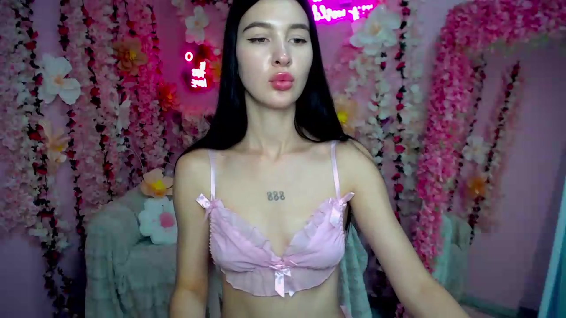Gallery image thumbnail from GraceBennet's myfreecams stream on, 07/11/2026, 10:49 image 17 of 20