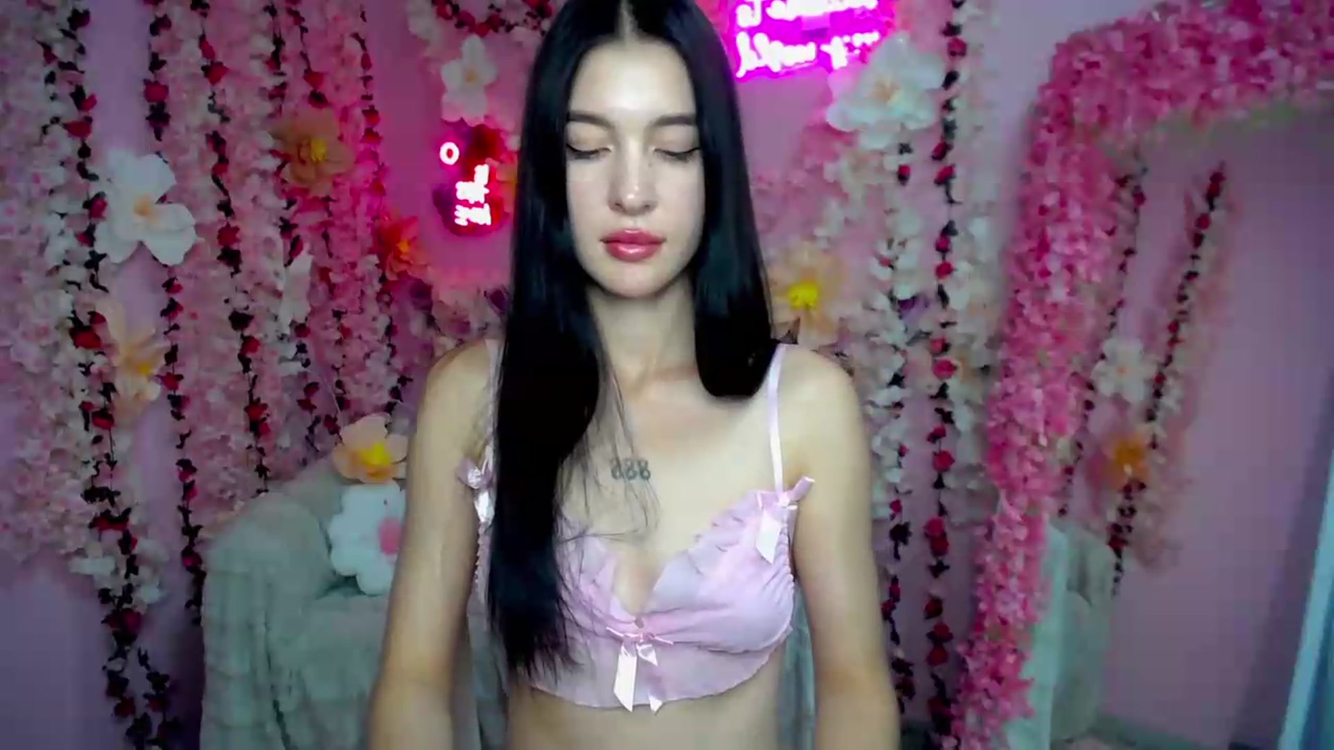 Gallery image thumbnail from GraceBennet's myfreecams stream on, 07/11/2026, 10:49 image 4 of 20