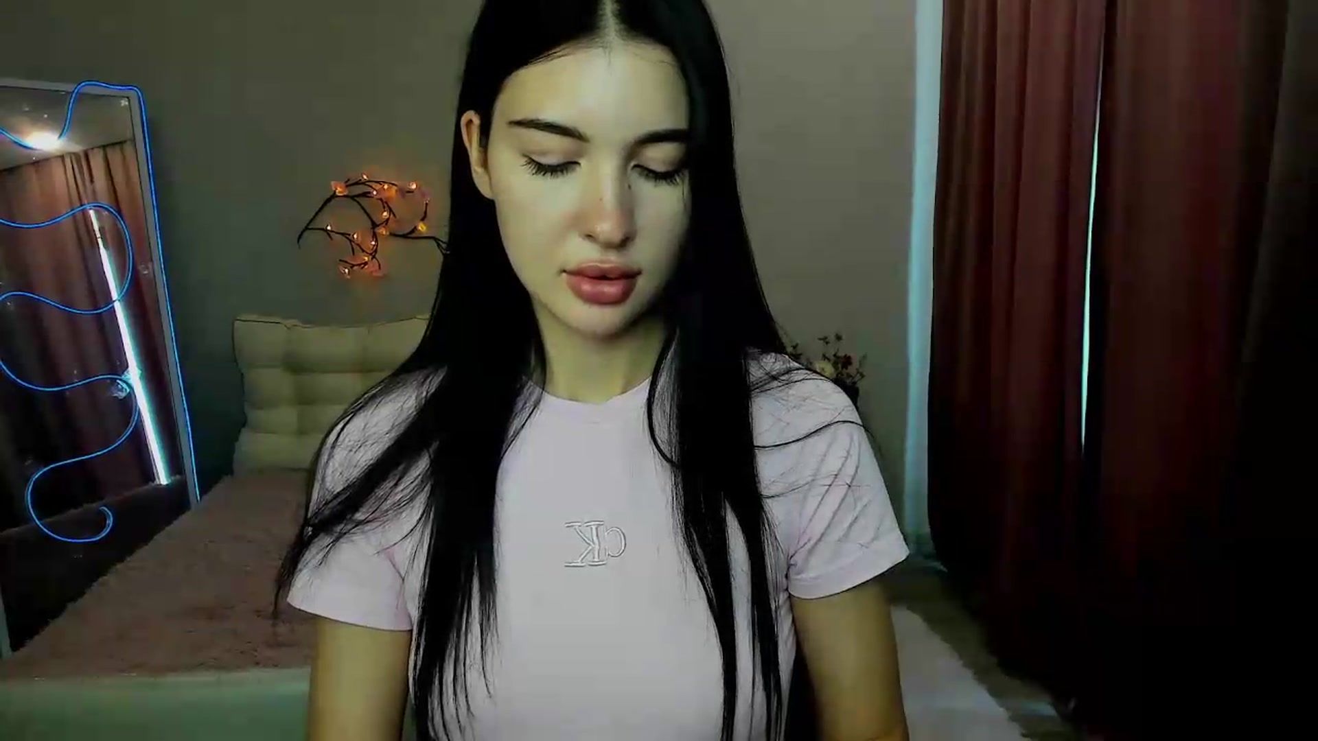 Gallery image thumbnail from GraceBennet's myfreecams stream on, 07/18/2026, 11:05 image 13 of 20