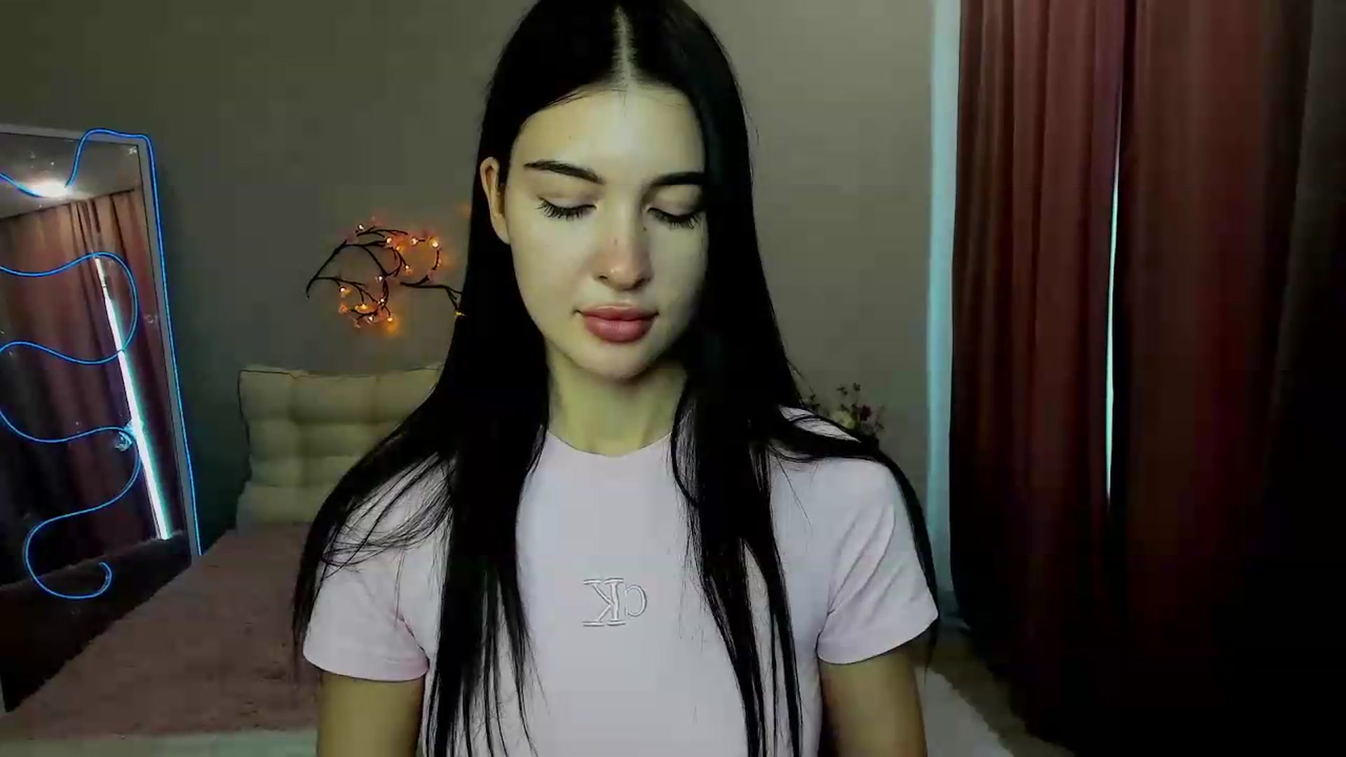 Gallery image thumbnail from GraceBennet's myfreecams stream on, 07/18/2026, 11:05 image 11 of 20