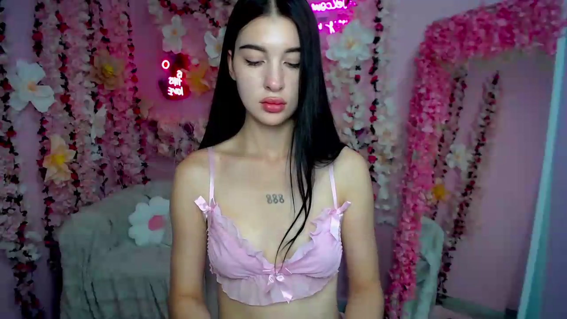 Gallery image thumbnail from GraceBennet's myfreecams stream on, 07/19/2026, 09:07 image 6 of 20