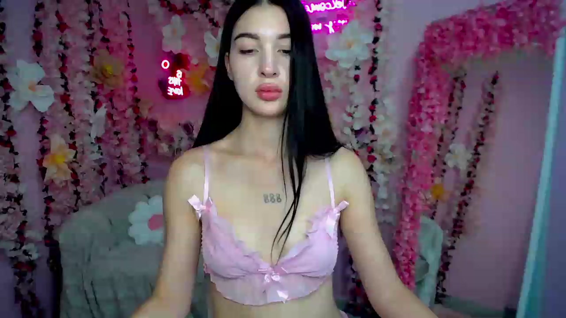 Gallery image thumbnail from GraceBennet's myfreecams stream on, 07/19/2026, 09:07 image 7 of 20