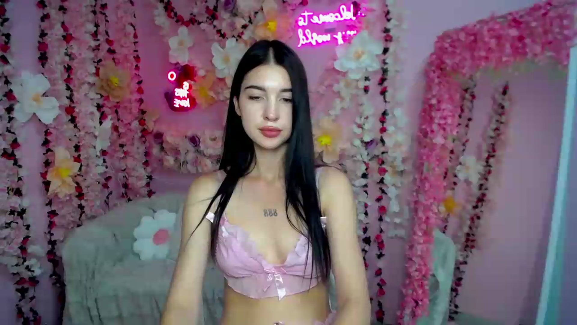Gallery image thumbnail from GraceBennet's myfreecams stream on, 07/19/2026, 11:11 image 16 of 20