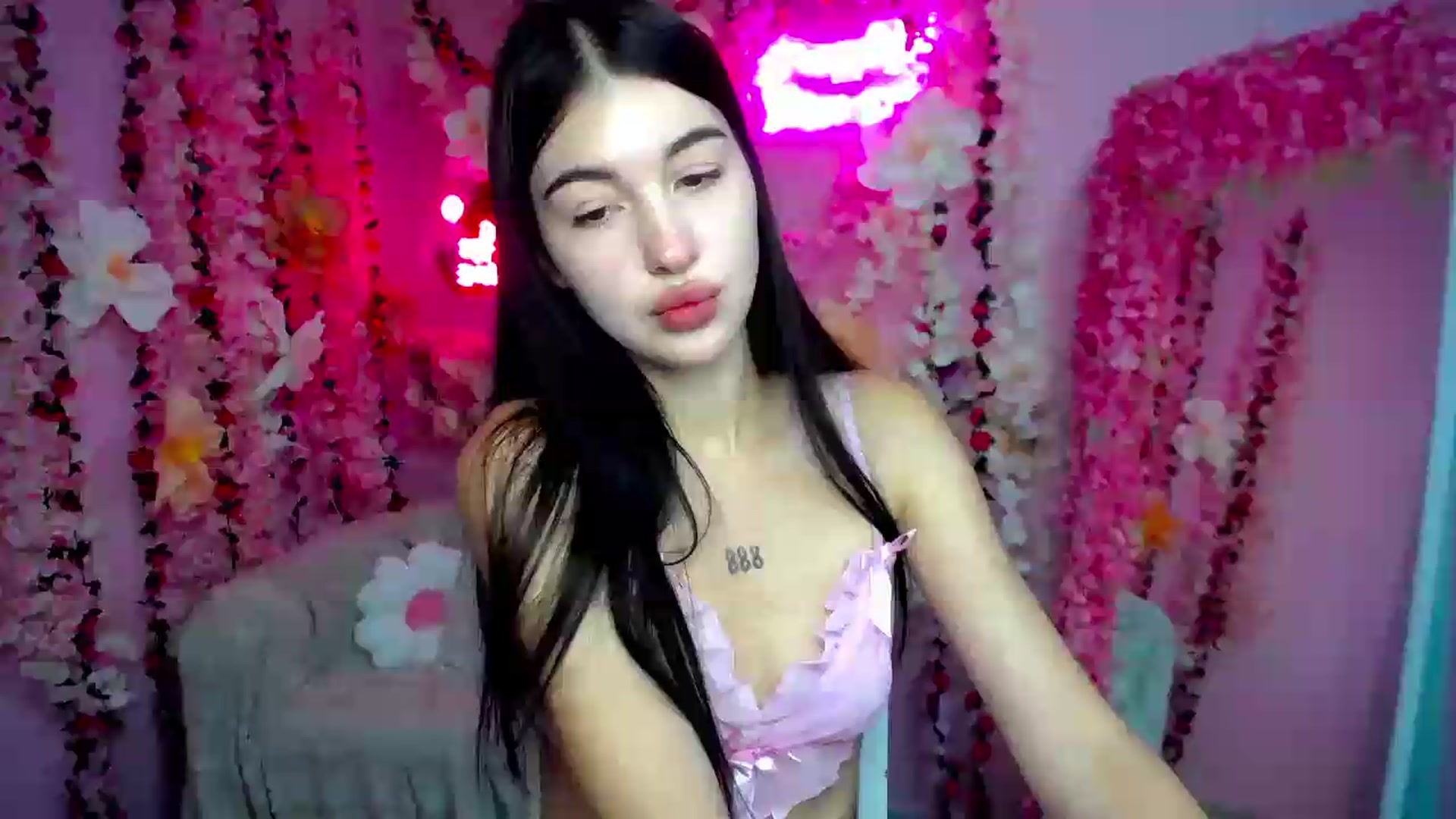 Gallery image thumbnail from GraceBennet's myfreecams stream on, 07/21/2026, 08:33 image 4 of 20