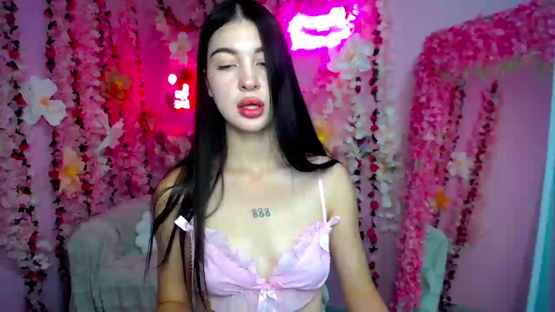 Gallery image thumbnail from GraceBennet's myfreecams stream on, 07/21/2026, 08:33 image 11 of 20