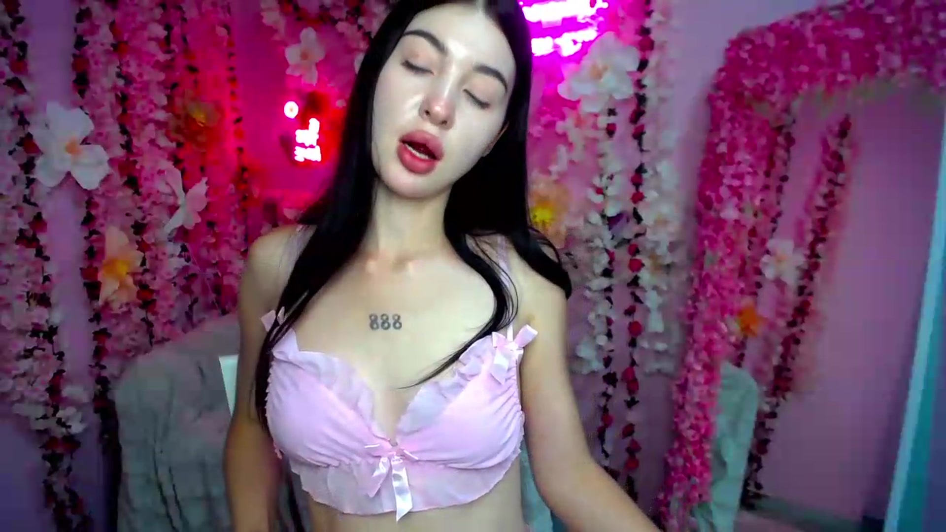 Gallery image thumbnail from GraceBennet's myfreecams stream on, 07/21/2026, 09:29 image 11 of 20