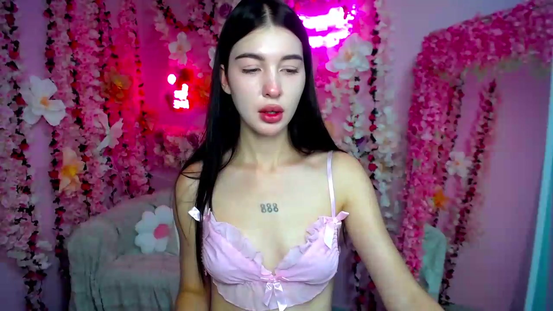 Gallery image thumbnail from GraceBennet's myfreecams stream on, 07/21/2026, 09:29 image 3 of 20