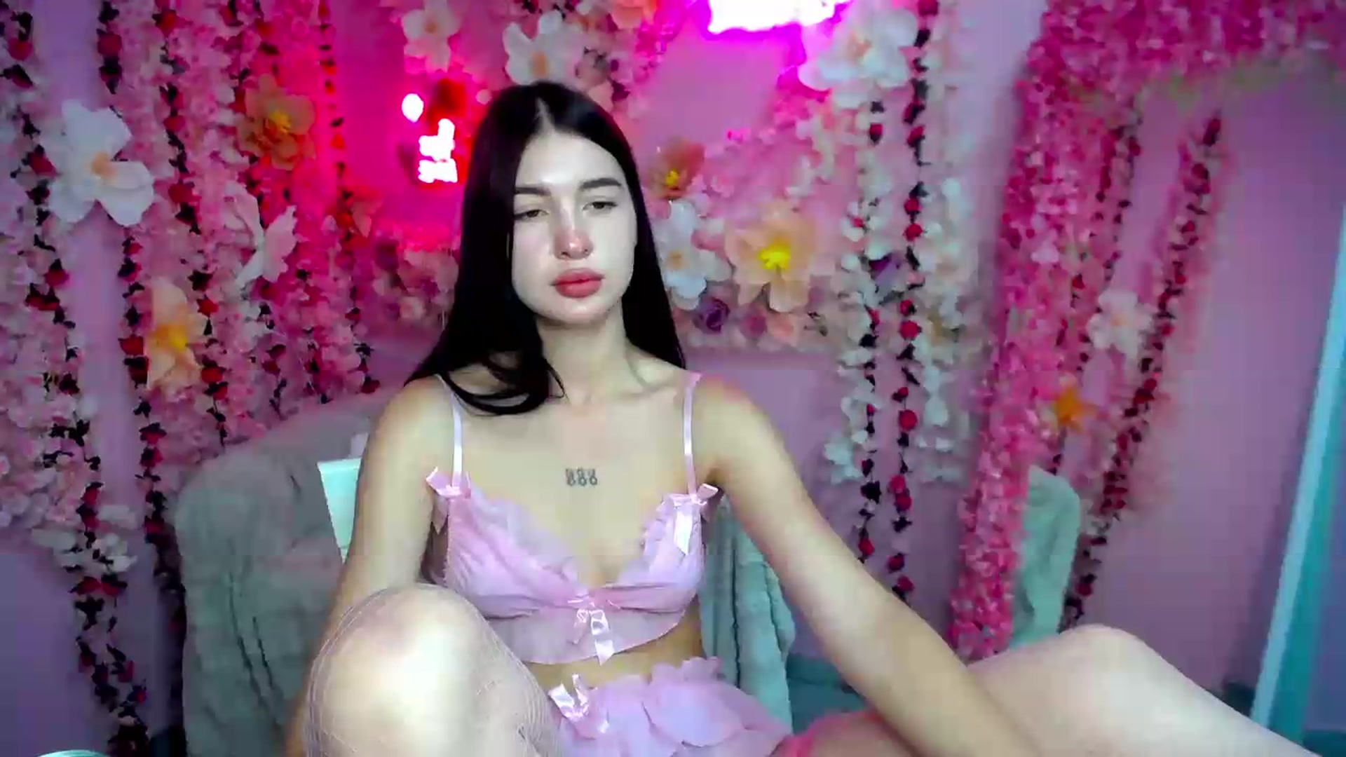 Gallery image thumbnail from GraceBennet's myfreecams stream on, 07/21/2026, 09:29 image 13 of 20