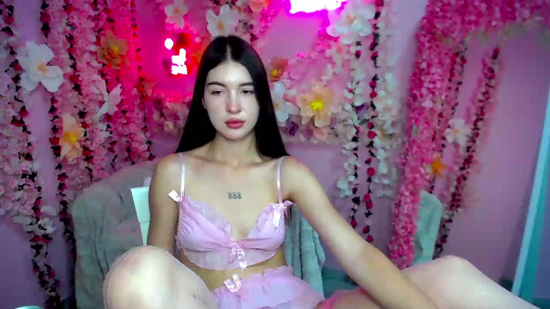 Gallery image thumbnail from GraceBennet's myfreecams stream on, 07/21/2026, 09:29 image 14 of 20