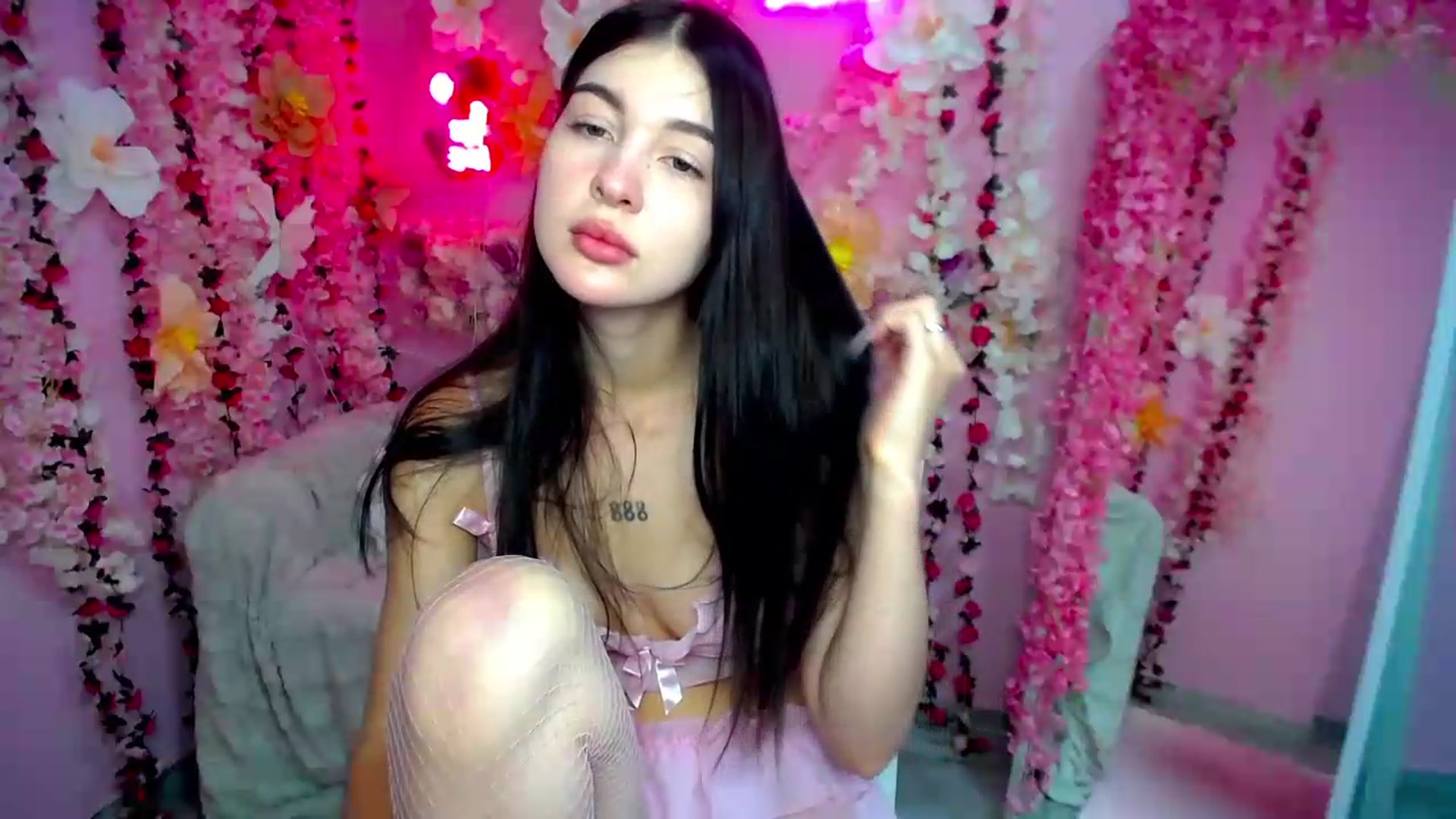 Gallery image thumbnail from GraceBennet's myfreecams stream on, 07/21/2026, 10:41 image 15 of 20