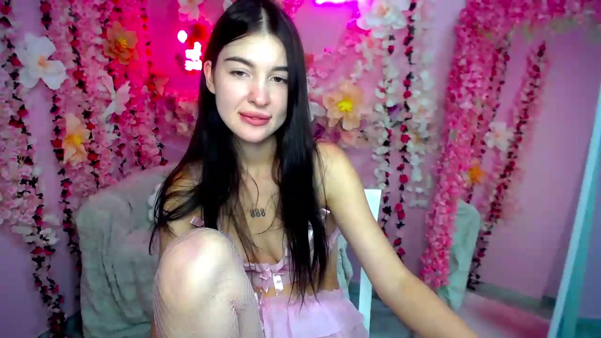 Gallery image thumbnail from GraceBennet's myfreecams stream on, 07/21/2026, 10:41 image 18 of 20