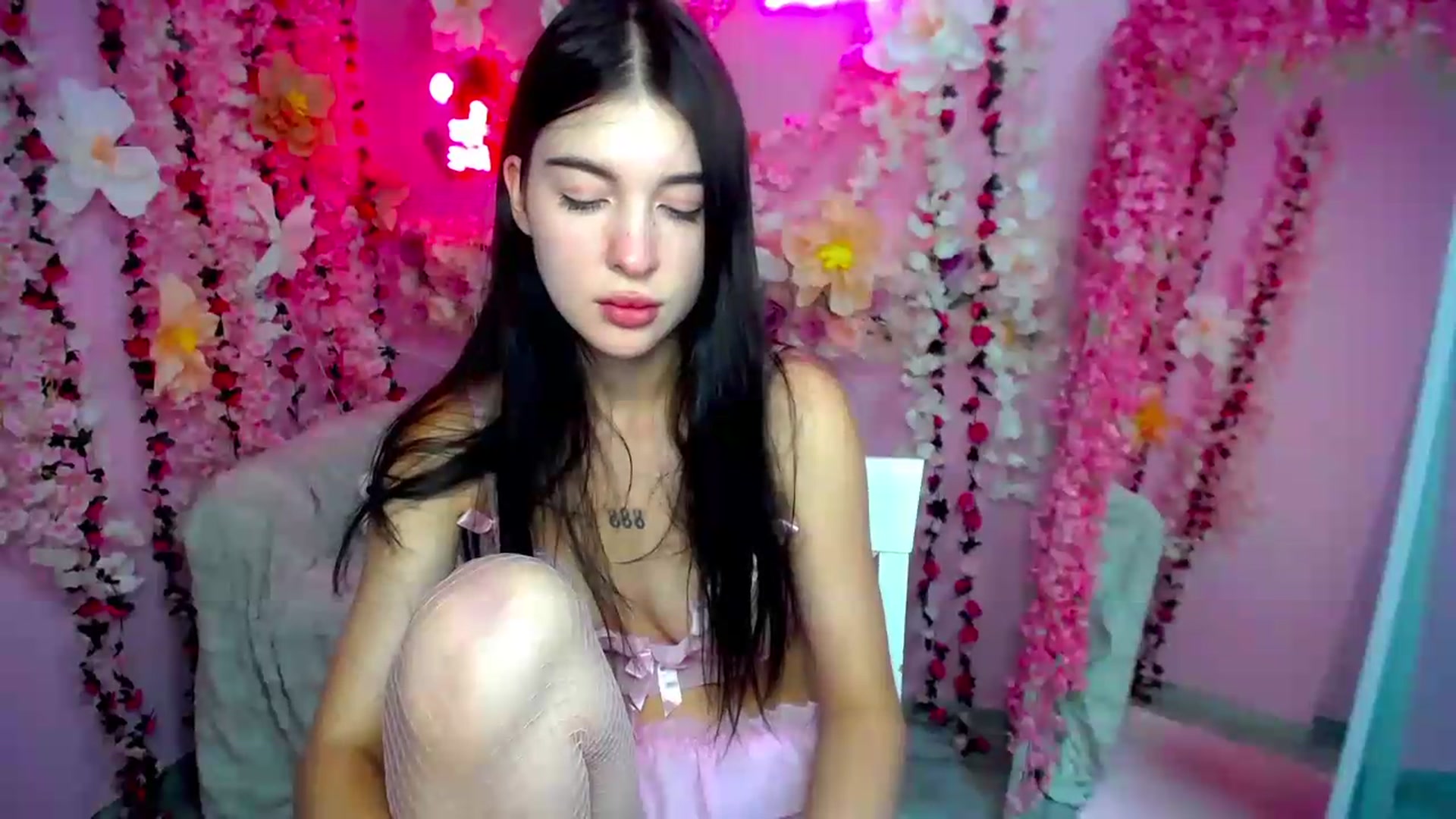 Gallery image thumbnail from GraceBennet's myfreecams stream on, 07/21/2026, 10:41 image 17 of 20