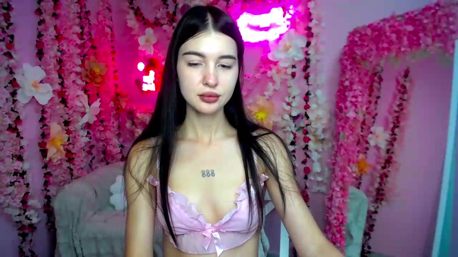 Gallery image thumbnail from GraceBennet's myfreecams stream on, 07/21/2026, 11:03 image 14 of 20