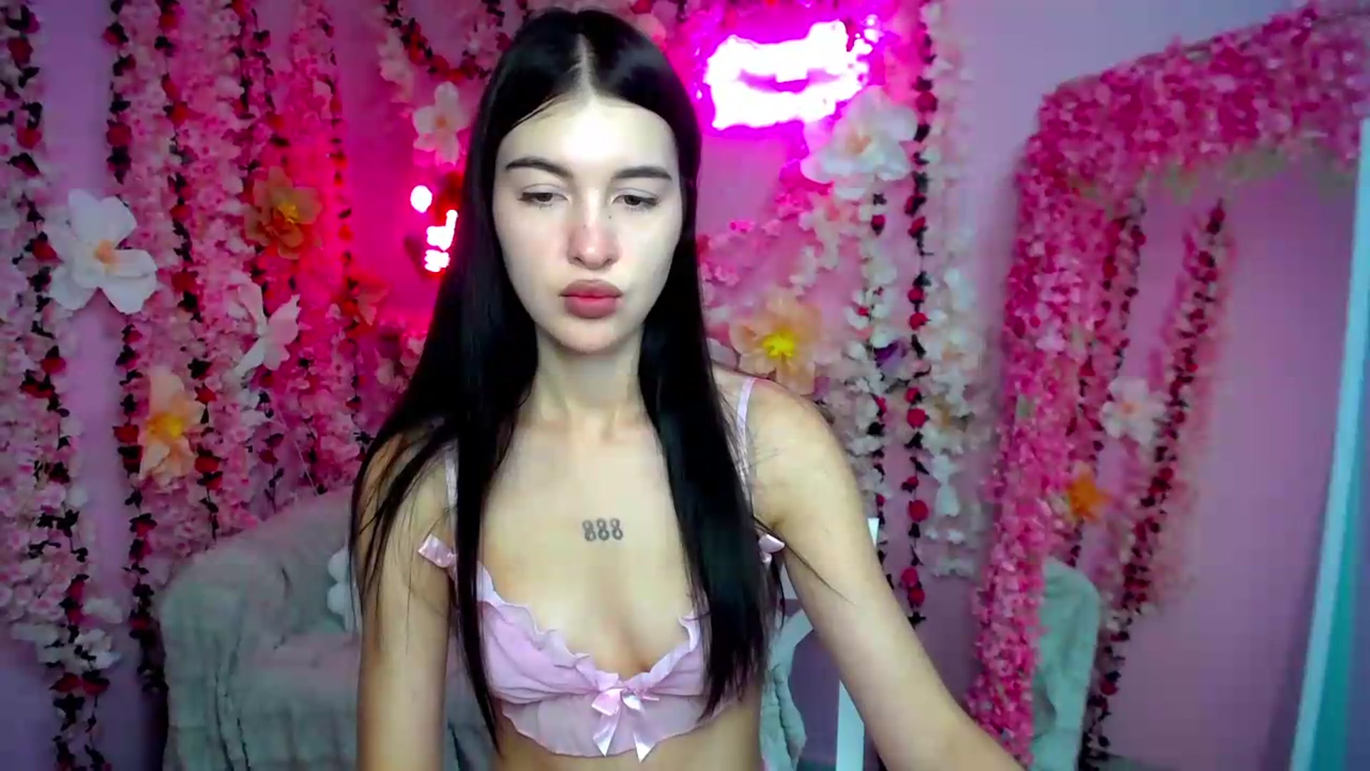 Gallery image thumbnail from GraceBennet's myfreecams stream on, 07/21/2026, 11:03 image 20 of 20