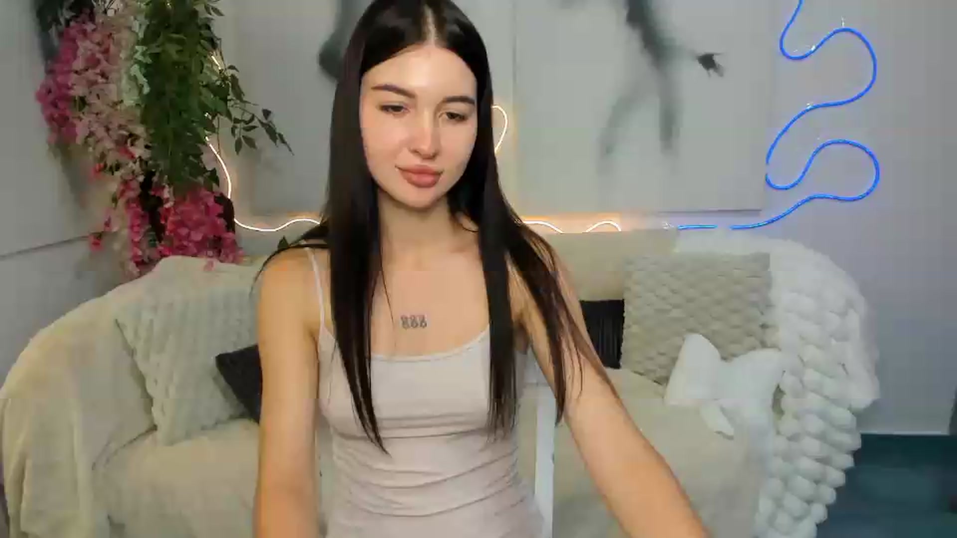 Gallery image thumbnail from GraceBennet's myfreecams stream on, 07/22/2026, 10:14 image 1 of 20